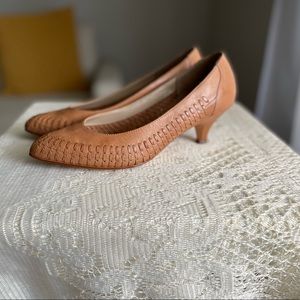 Vintage Ipanema Leather heels. Used, like new condition. Size 8.